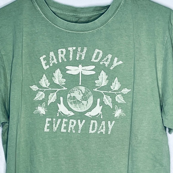 Original Use Green Earth Day Graphic Tee New S - Picture 3 of 5